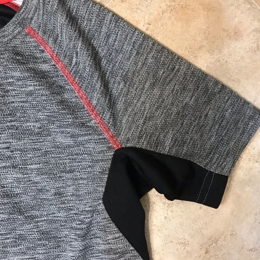 🛹OLD NAVY Go Dry Top